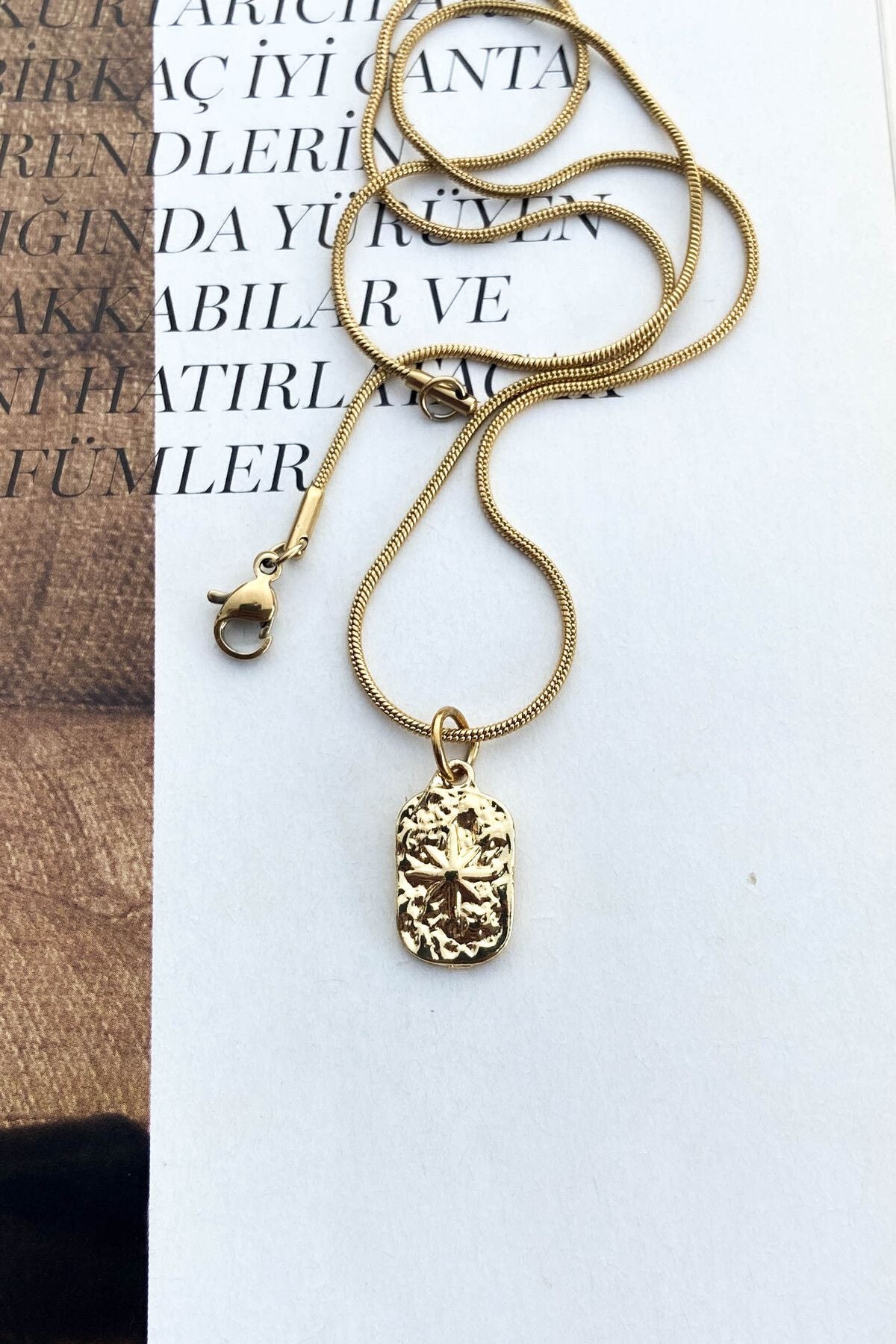 Çelik Kararmaz İnce Zincir Kutup Yıldızı Uçlu Altın Renk Çelik Kolye