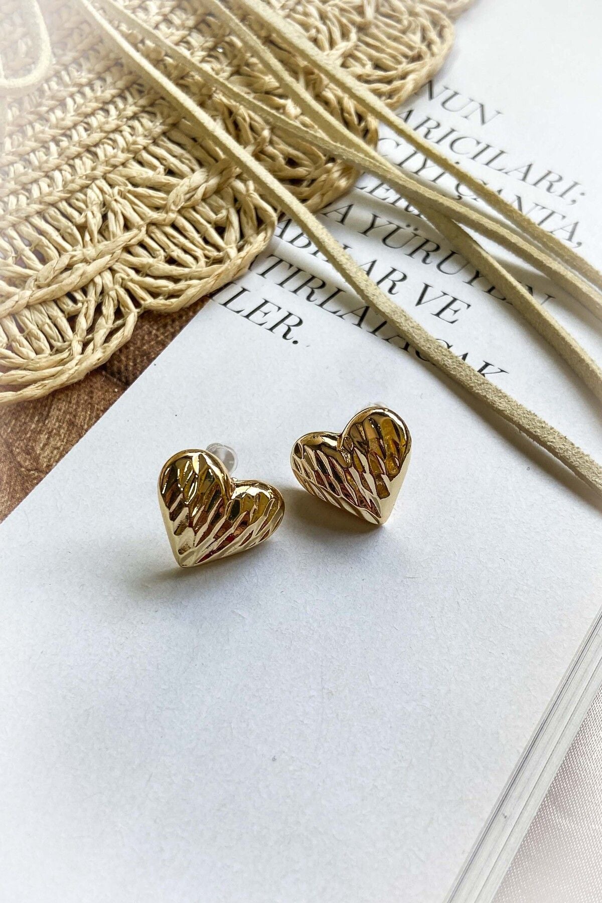 Altın Renk Kalp Küpe