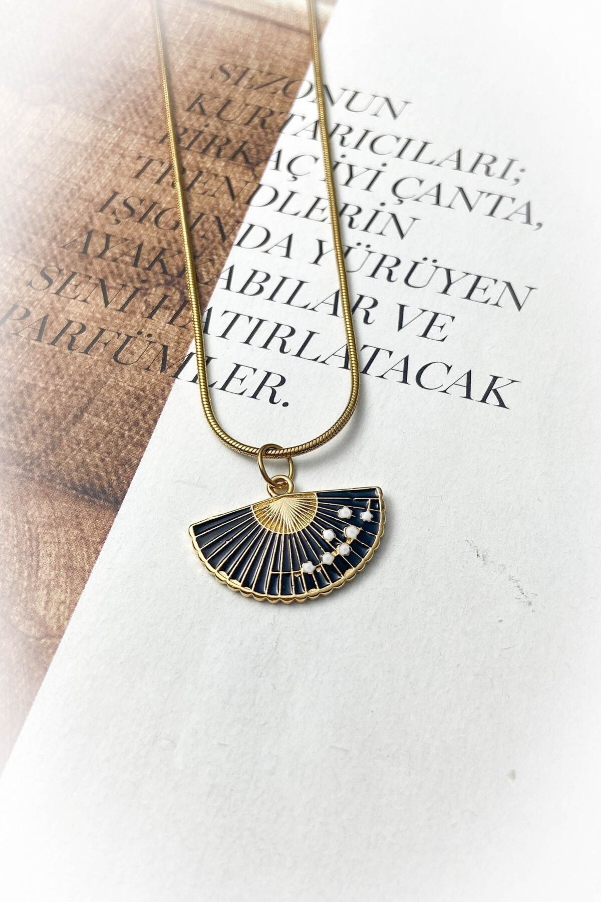 Yelpaze Model Çelik Kolye