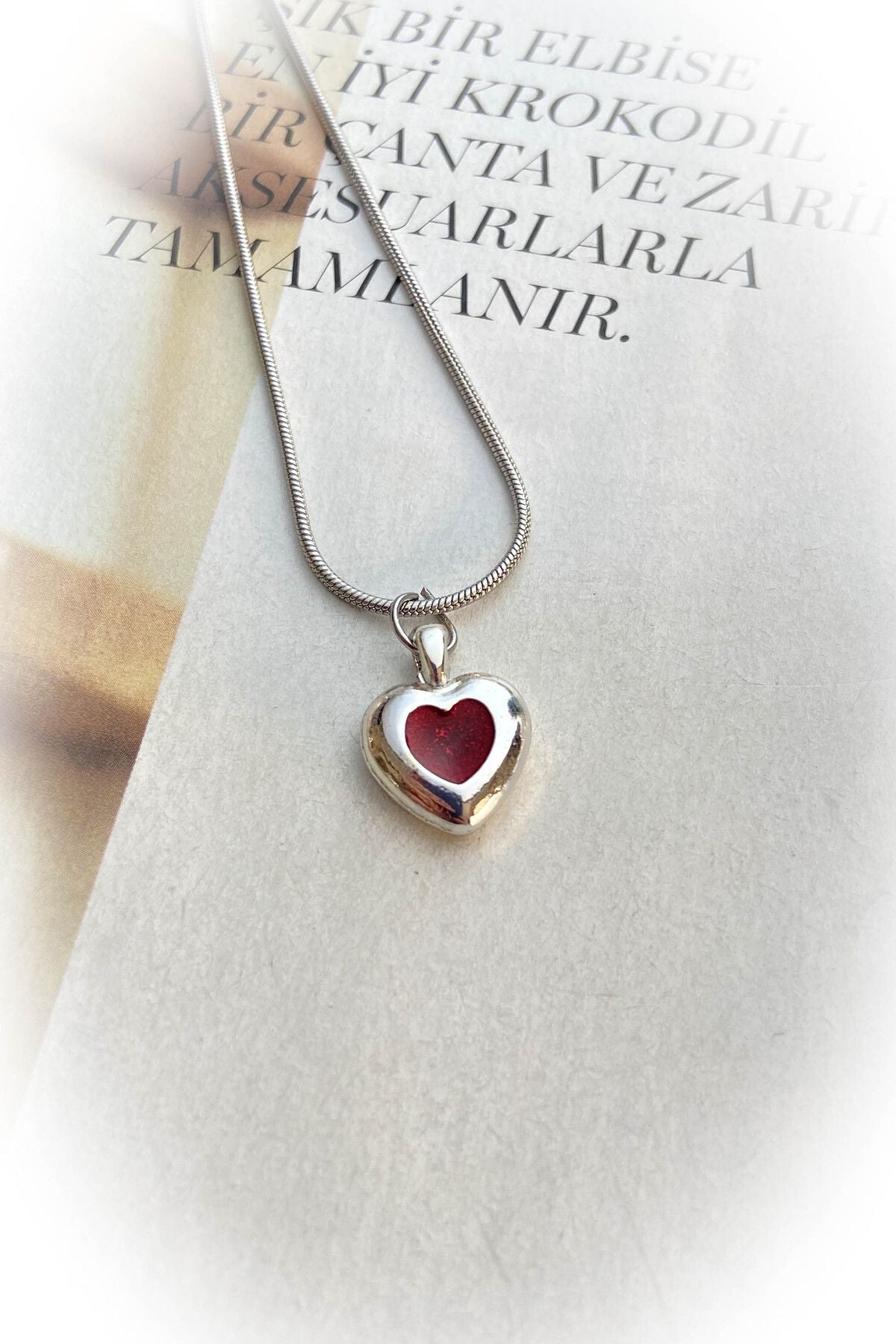 Çelik Gümüş Renk Kalpli Mine Detaylı Çelik Kolye 4 Farklı Renk Seçeneği