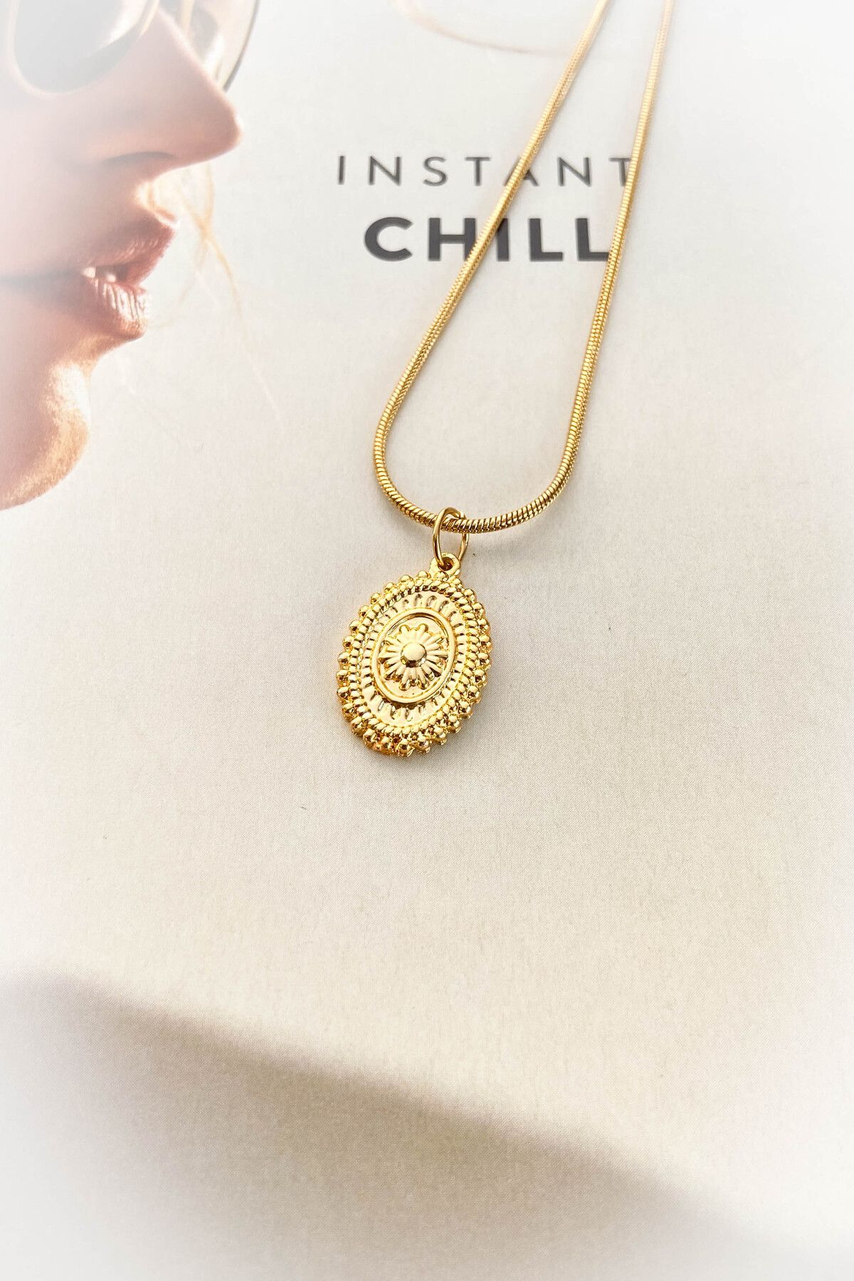 Vintage Elips Çelik Kolye