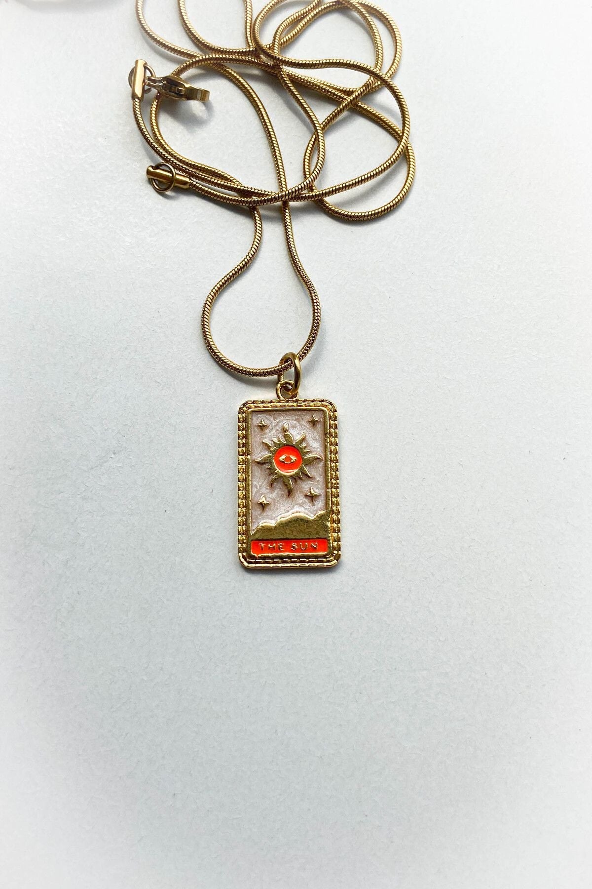 Çelik Tarot Model The Sun Altın Renk İnce Zincir Çelik Kolye