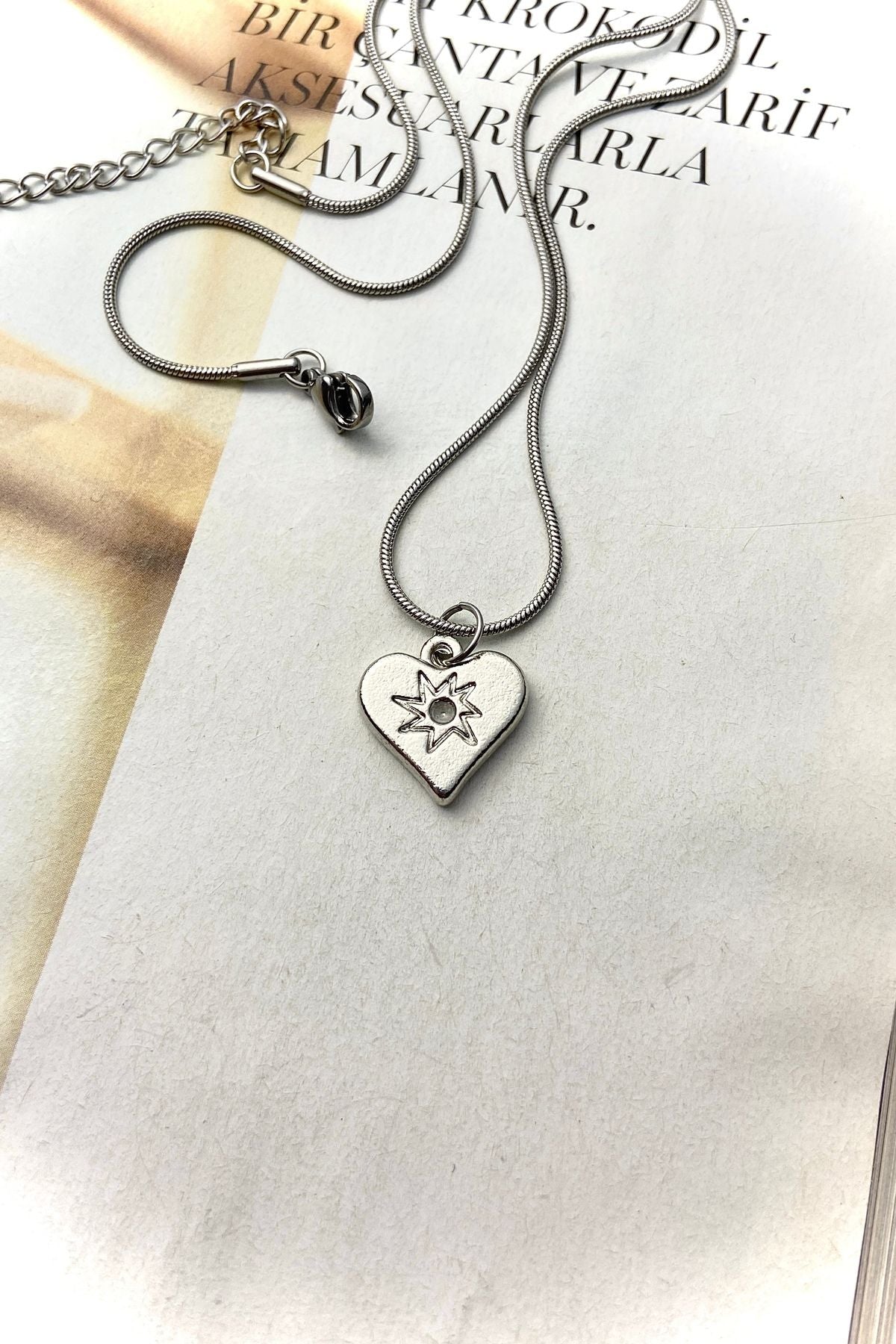 Kalp Minimal Uçlu Çelik Kolye