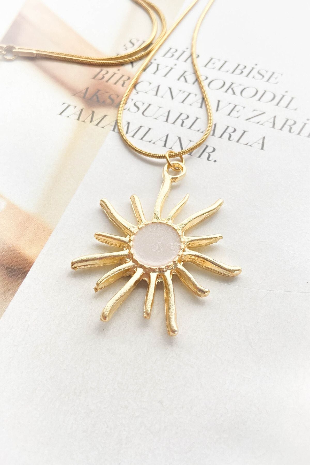 Büyük Güneş Çelik Kolye