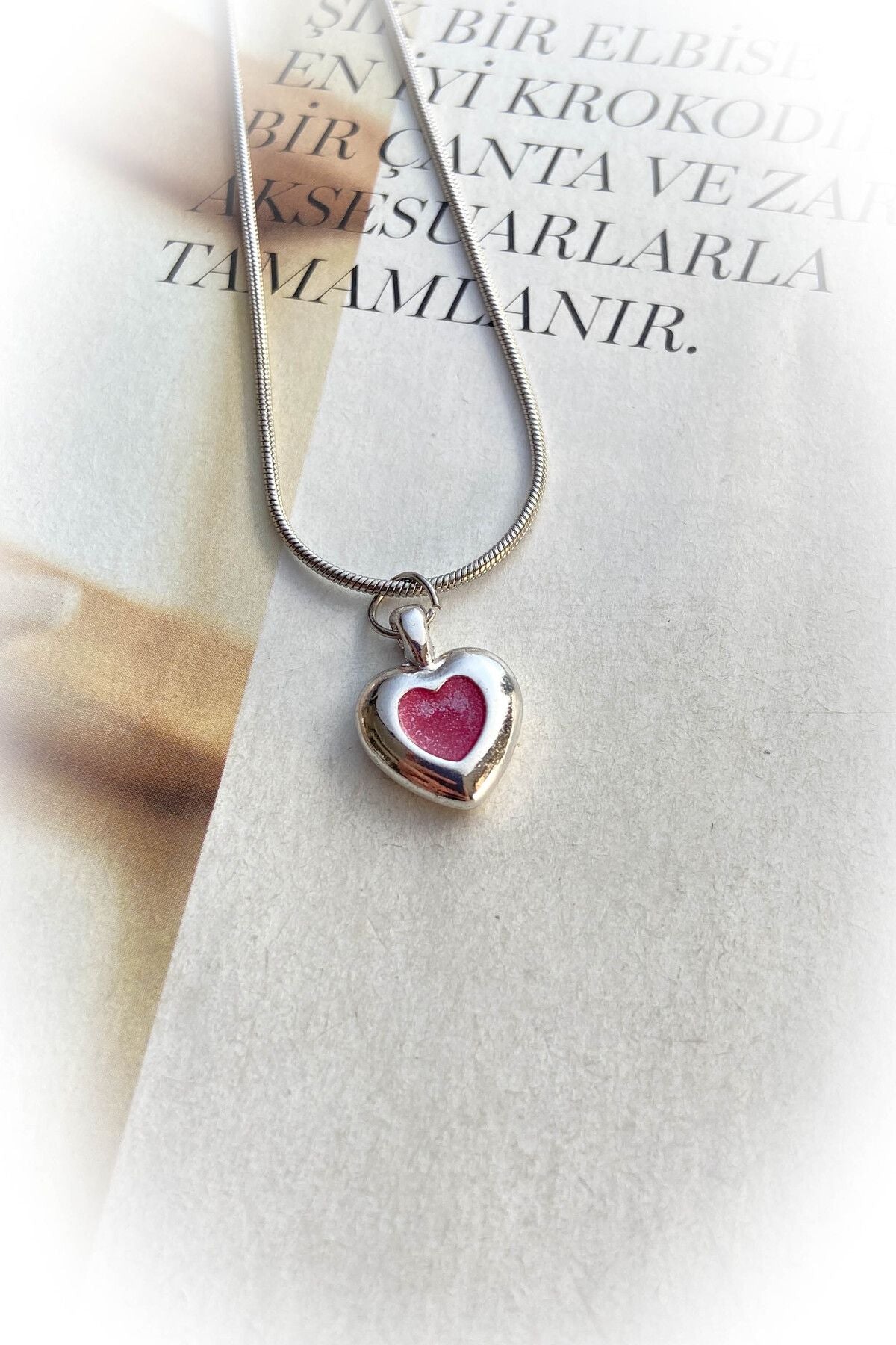 Çelik Gümüş Renk Kalpli Mine Detaylı Çelik Kolye 4 Farklı Renk Seçeneği