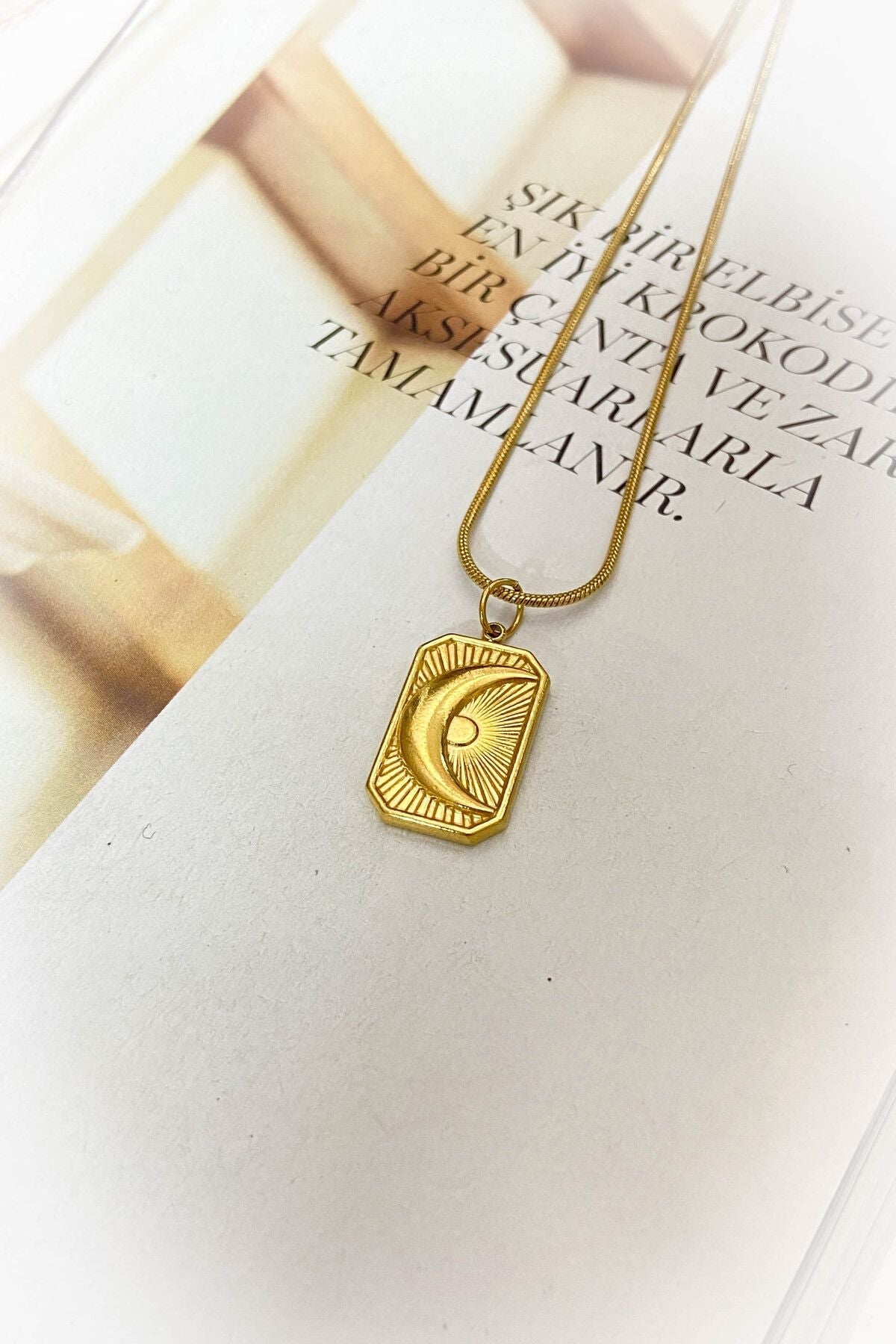 Kare Ay Çelik Kolye