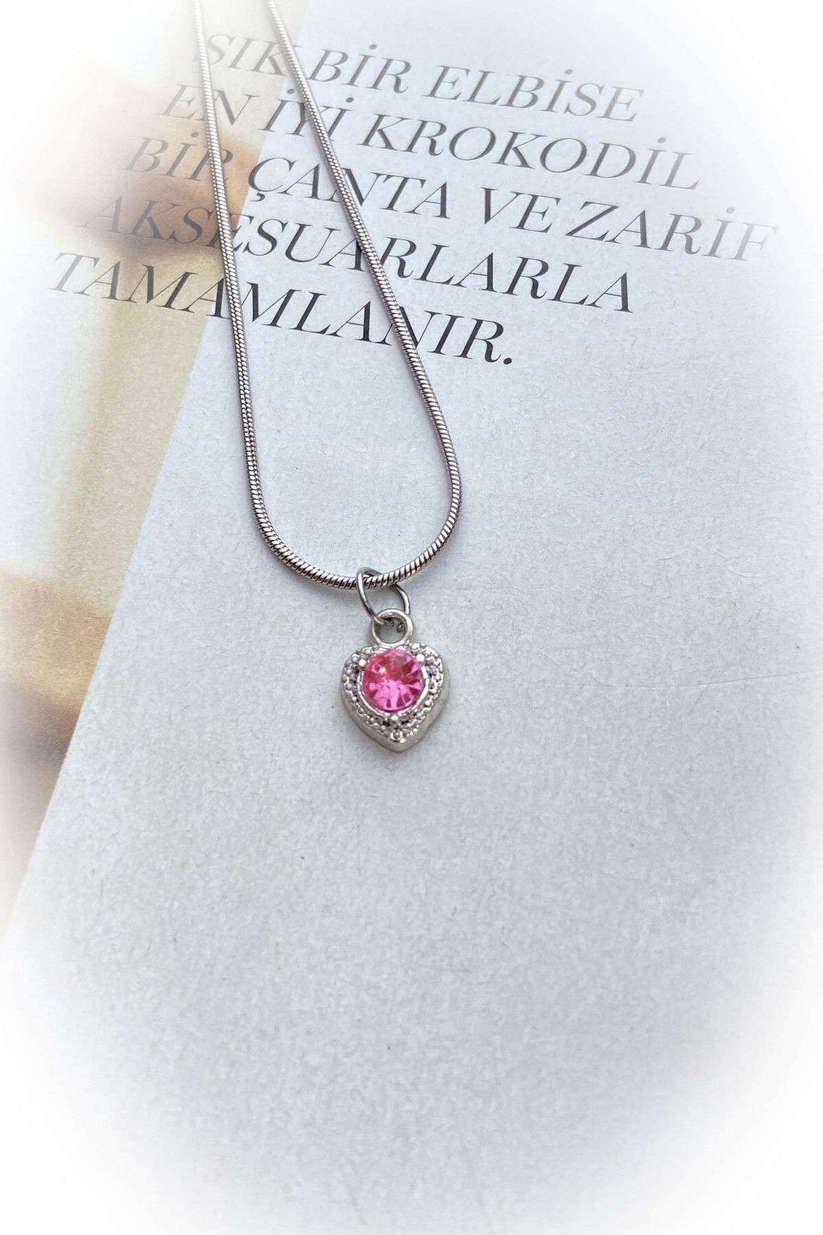 Çelik Gümüş Renk Kalpli Taş Detaylı Çelik Kolye 4 Farklı Taş Seçeneği