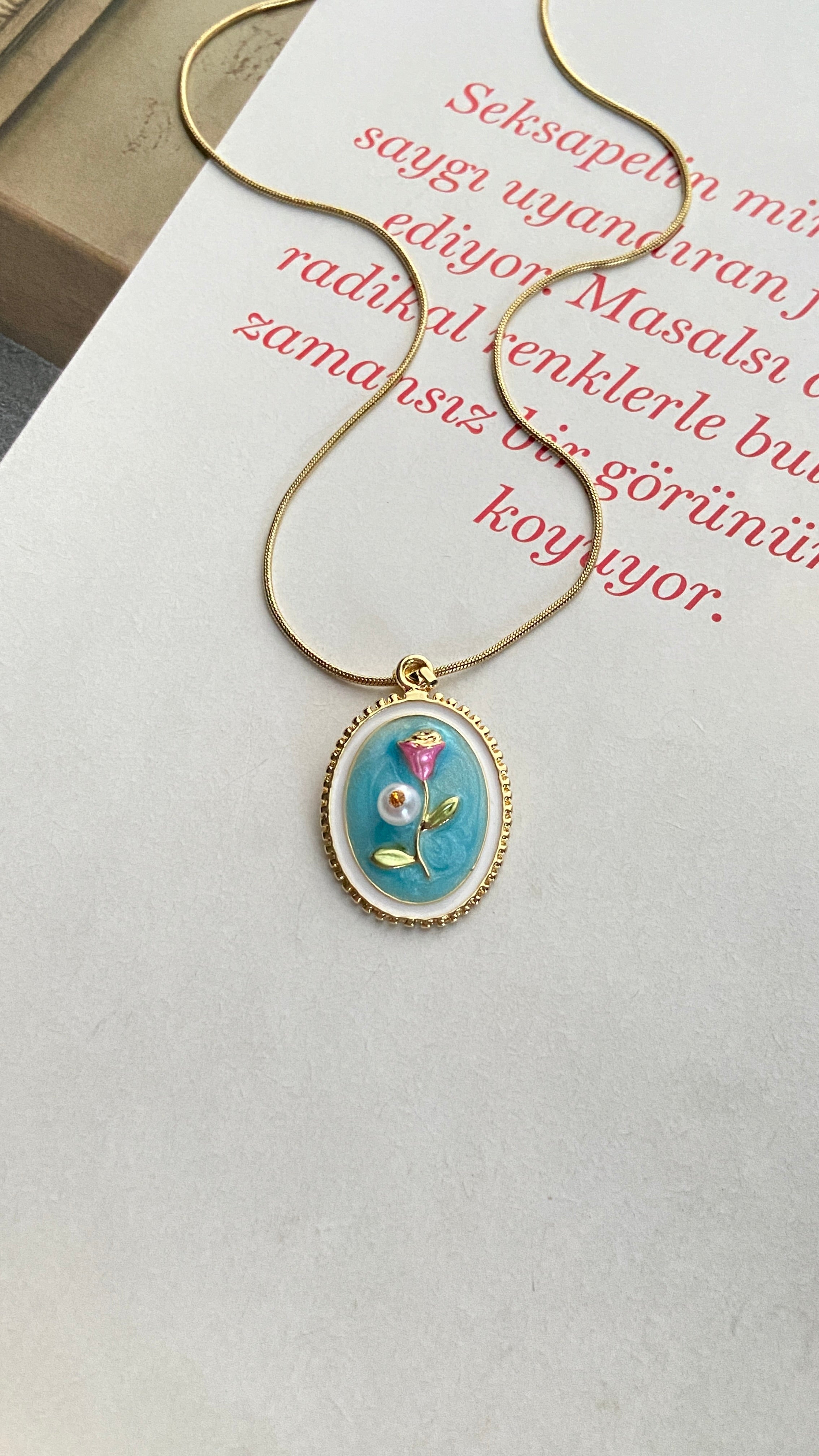 Çelik Çiçek Kolye