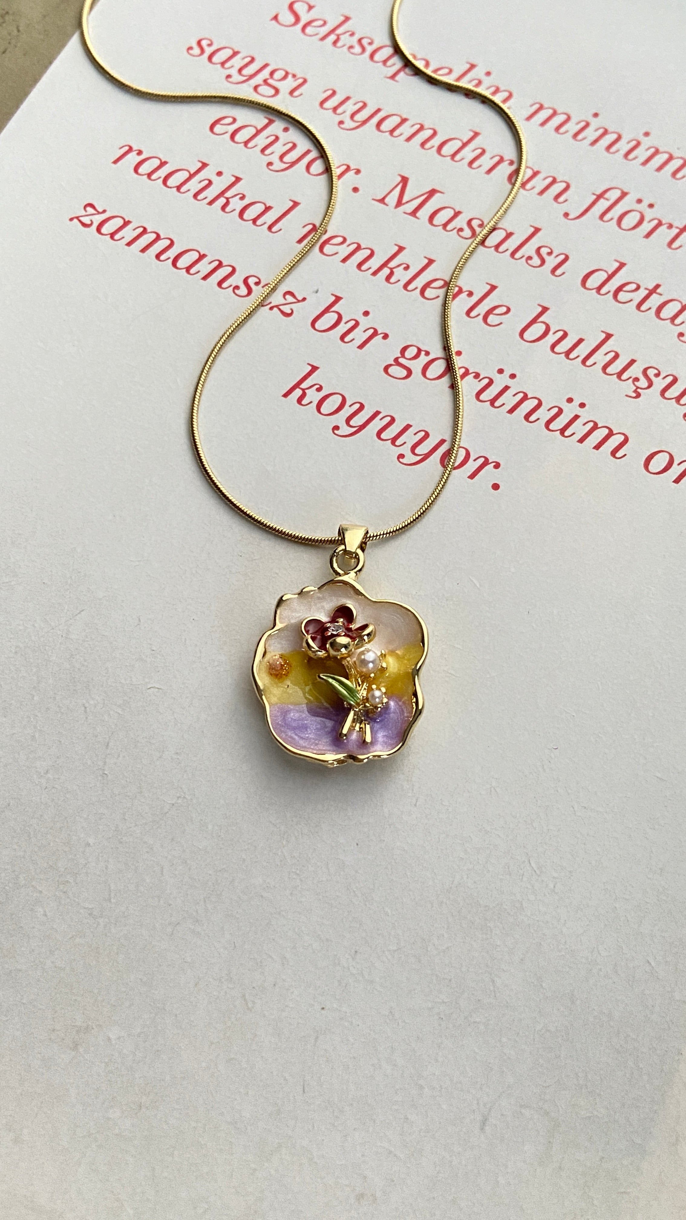 Çelik Çiçek Kolye