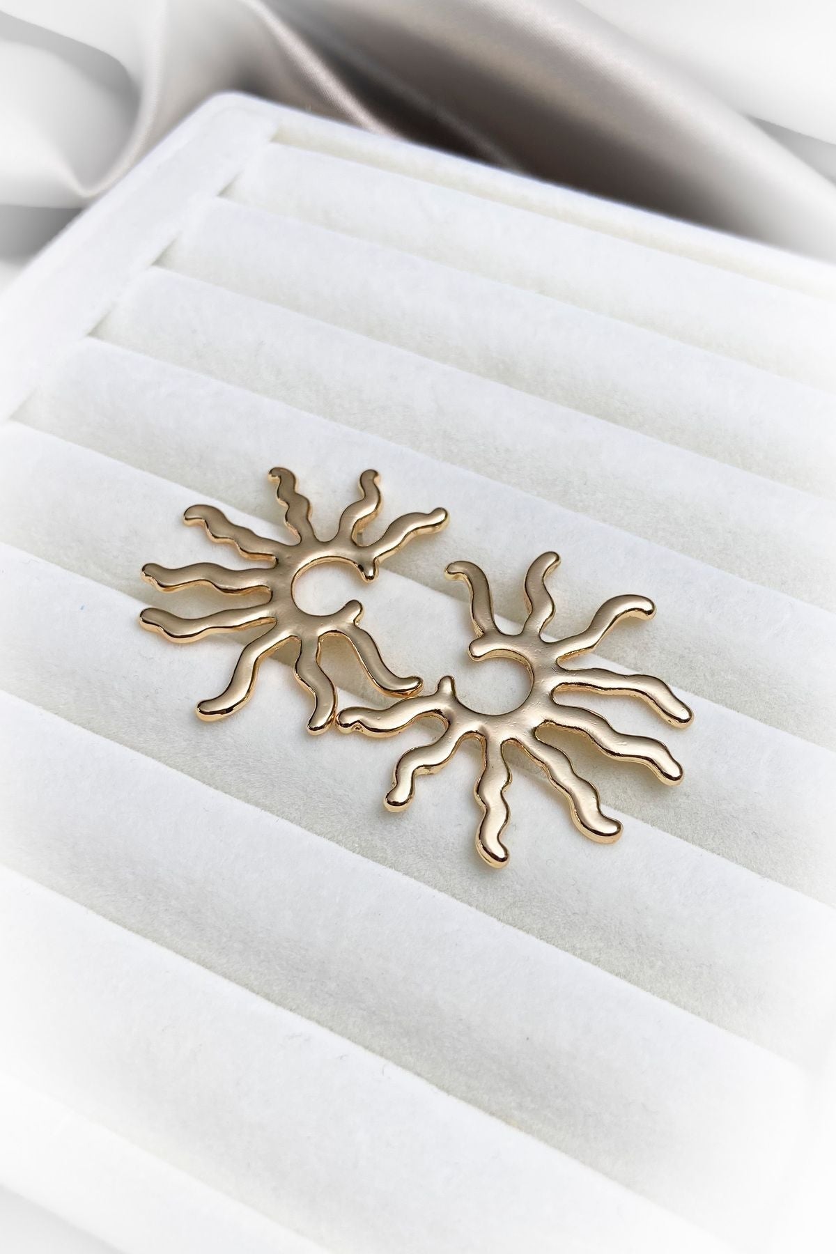 Garantili Güneş Küpe Kadın Altın Kaplama,Kararma Yapmaz Çelik