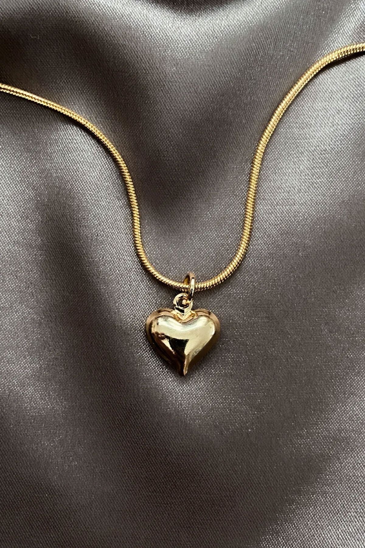 Metal Kalp Çelik Kolye