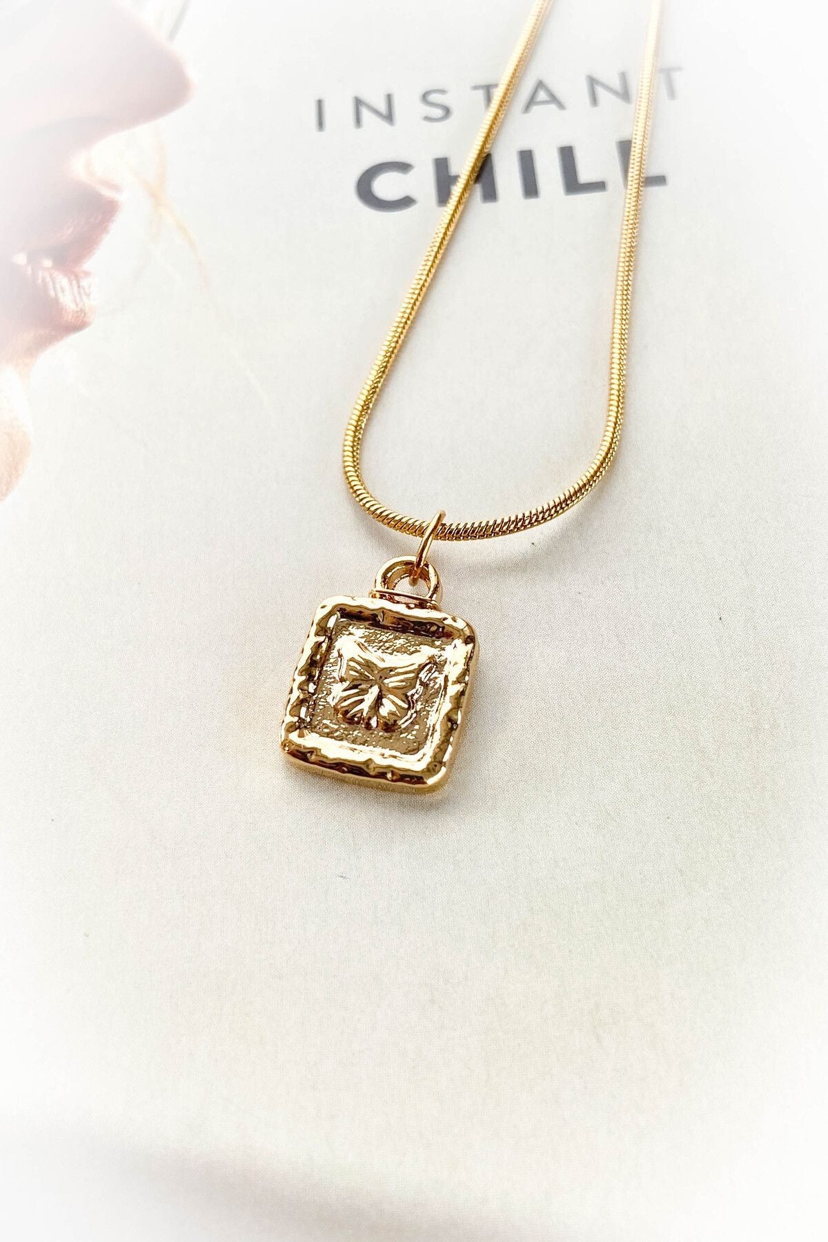 Kelebek Çelik Kolye