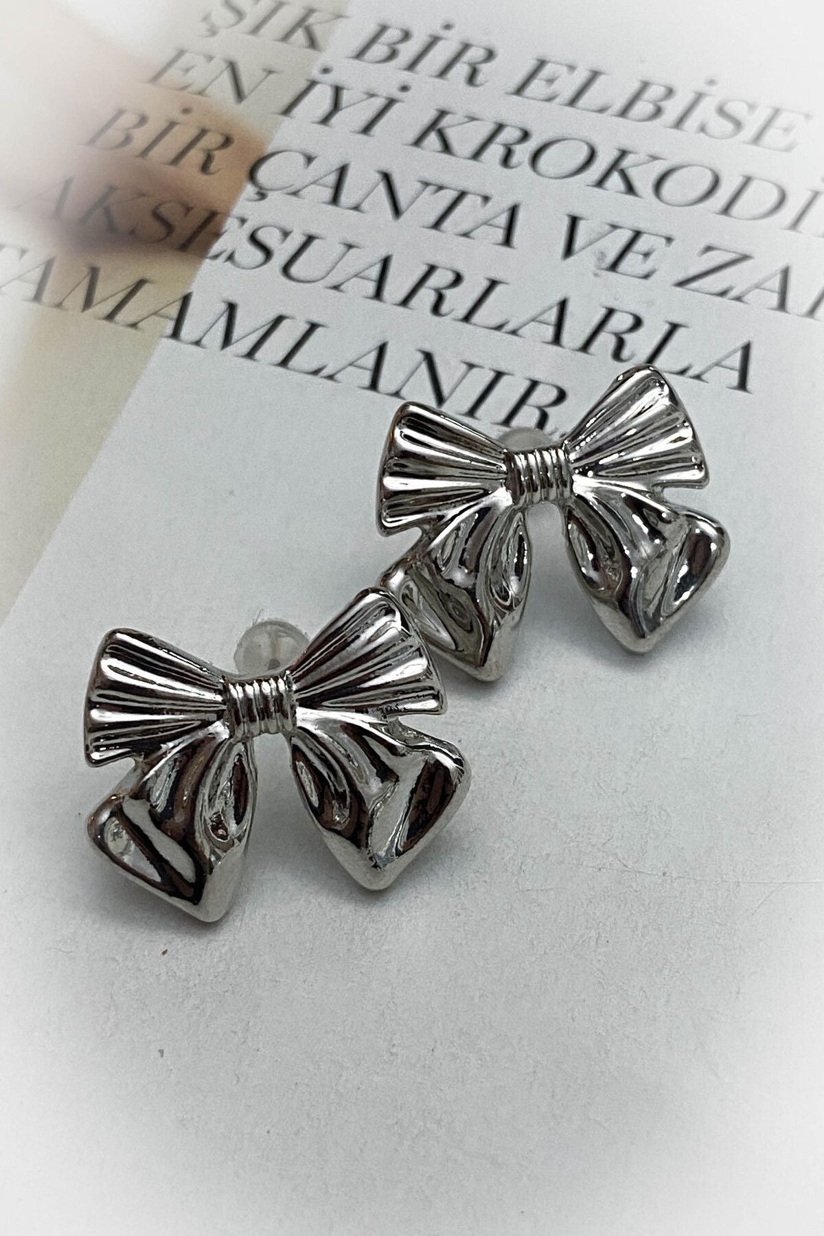 Fiyonk Model Kaplama Küpe 2 Farklı Renk Seçeneği