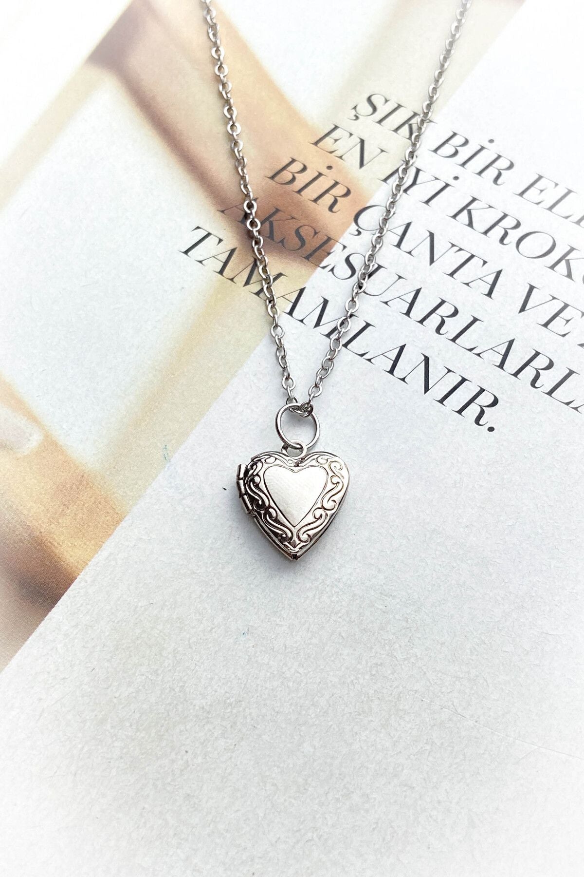 Çelik Gümüş Renk İnce Zincir Açılabilir Kalp Kolye