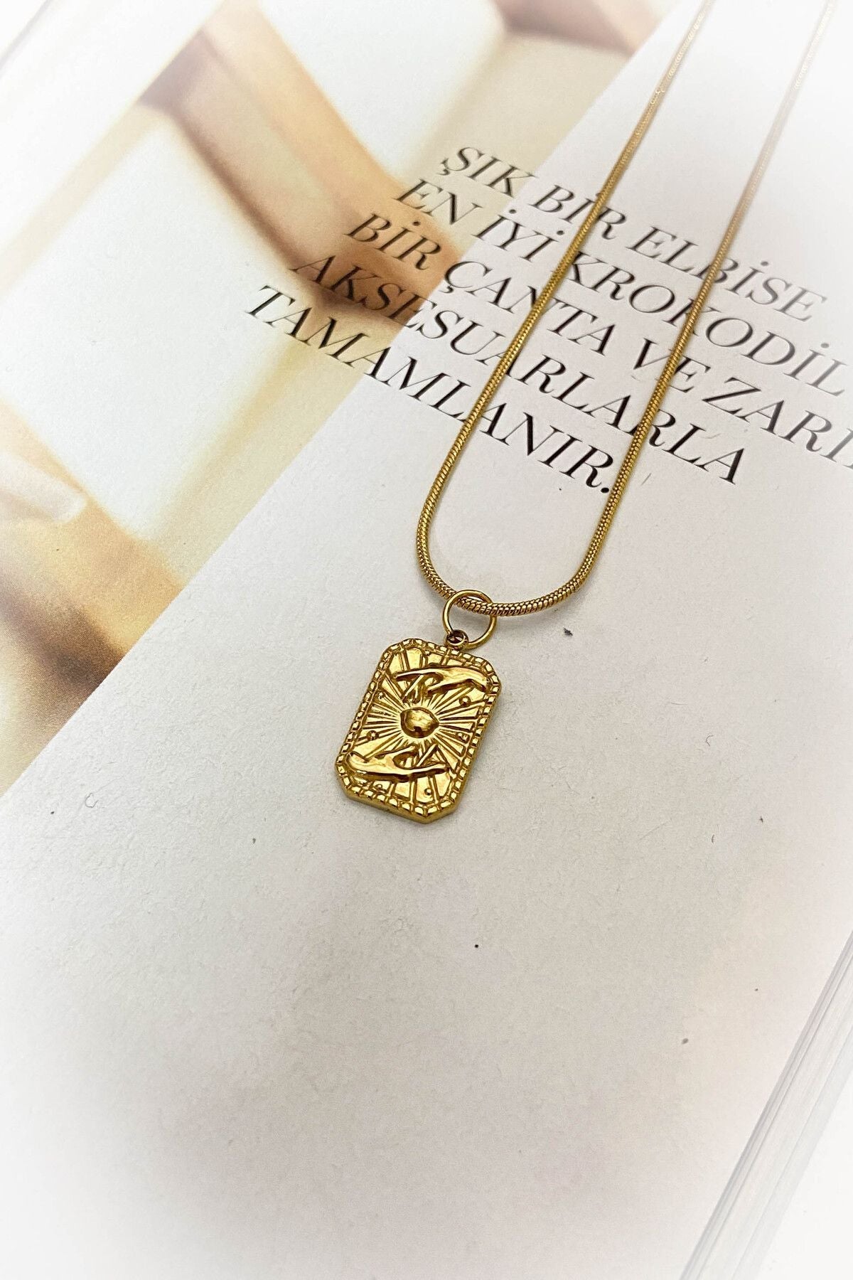 El Dünya Çelik Kolye