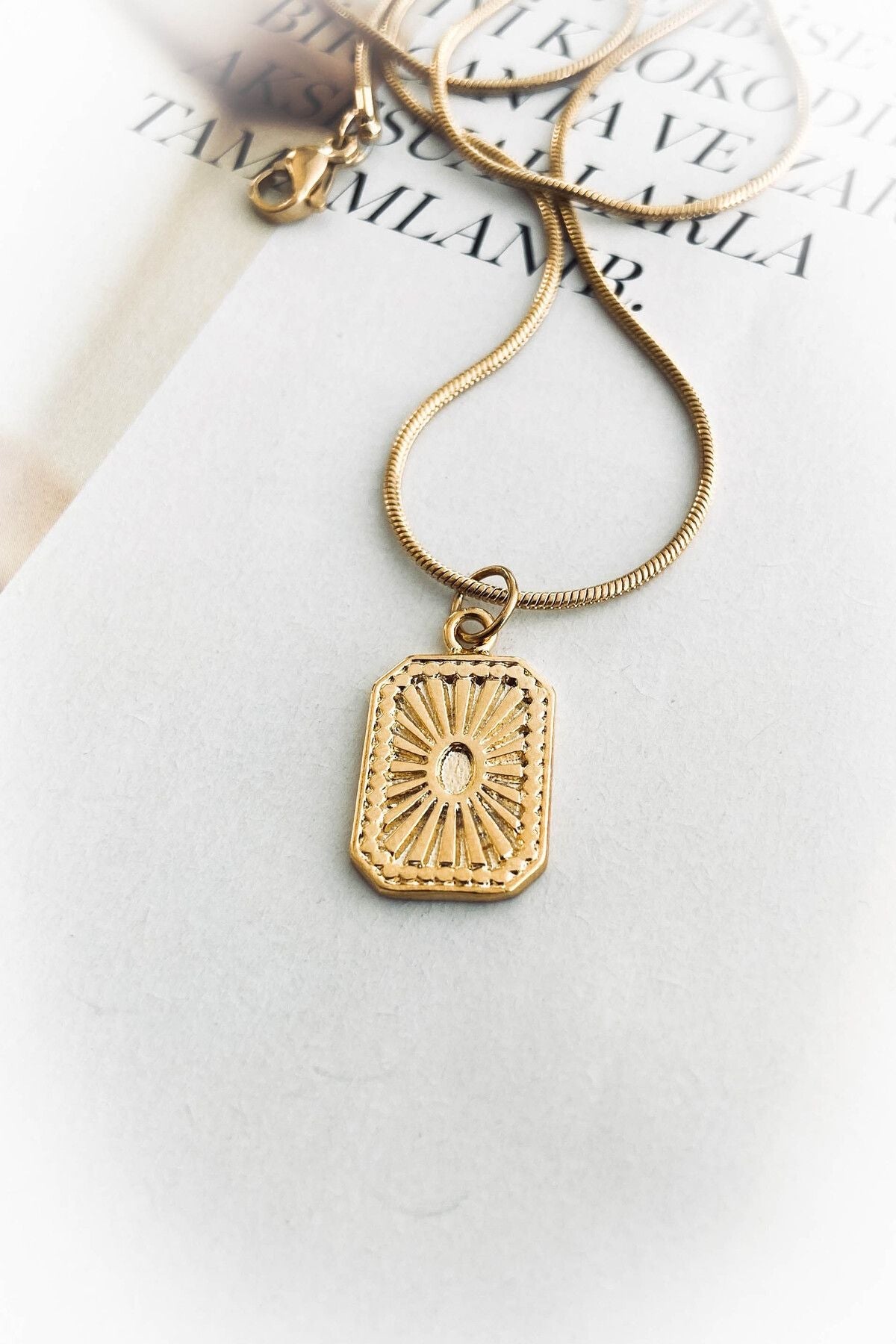 Çelik Altın Renk İnce Zincir Geometrik Model Çelik Kolye 45 CM