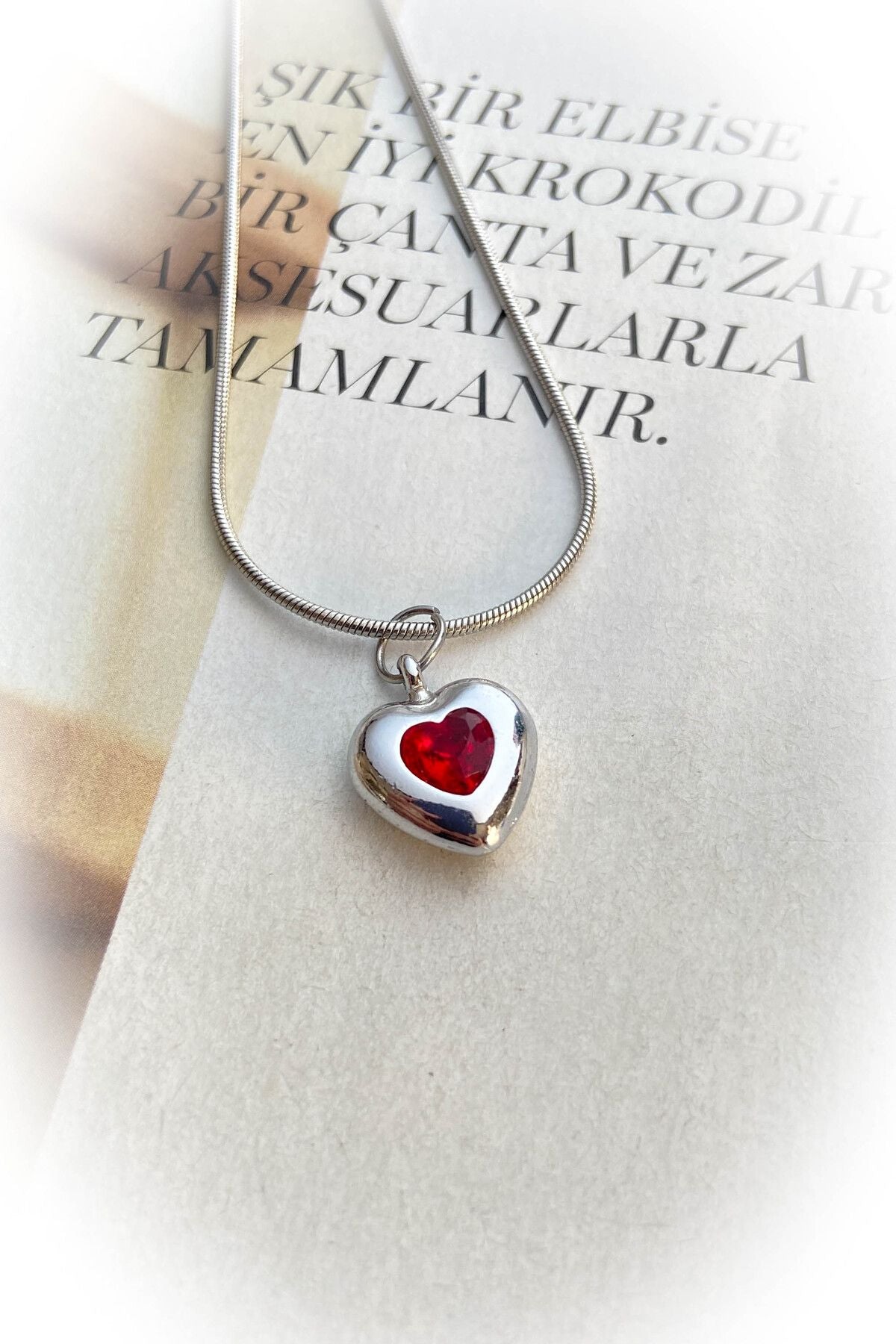 Çelik Gümüş Renk Kalpli Taş Detaylı Çelik Kolye 5 Farklı Taş Seçeneği