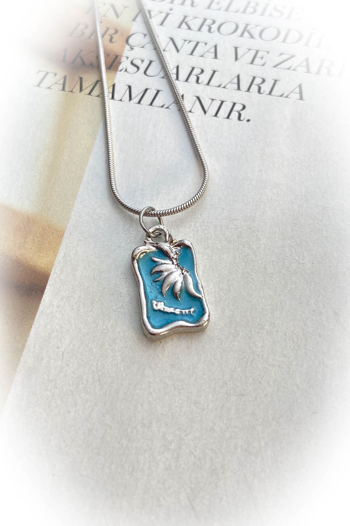 Çelik Gümüş Renk Vincent Kolye 3 Farklı Renk Seçeneği