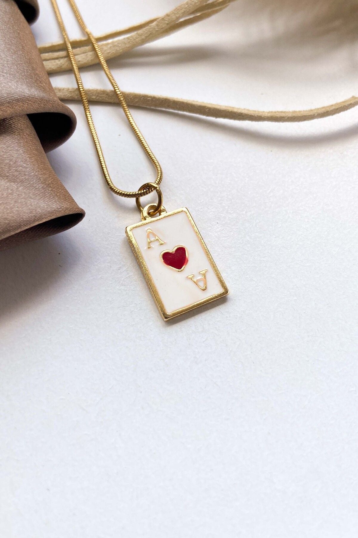 Çelik İskambil Model Altın Renk İnce Zincir Çelik Kolye