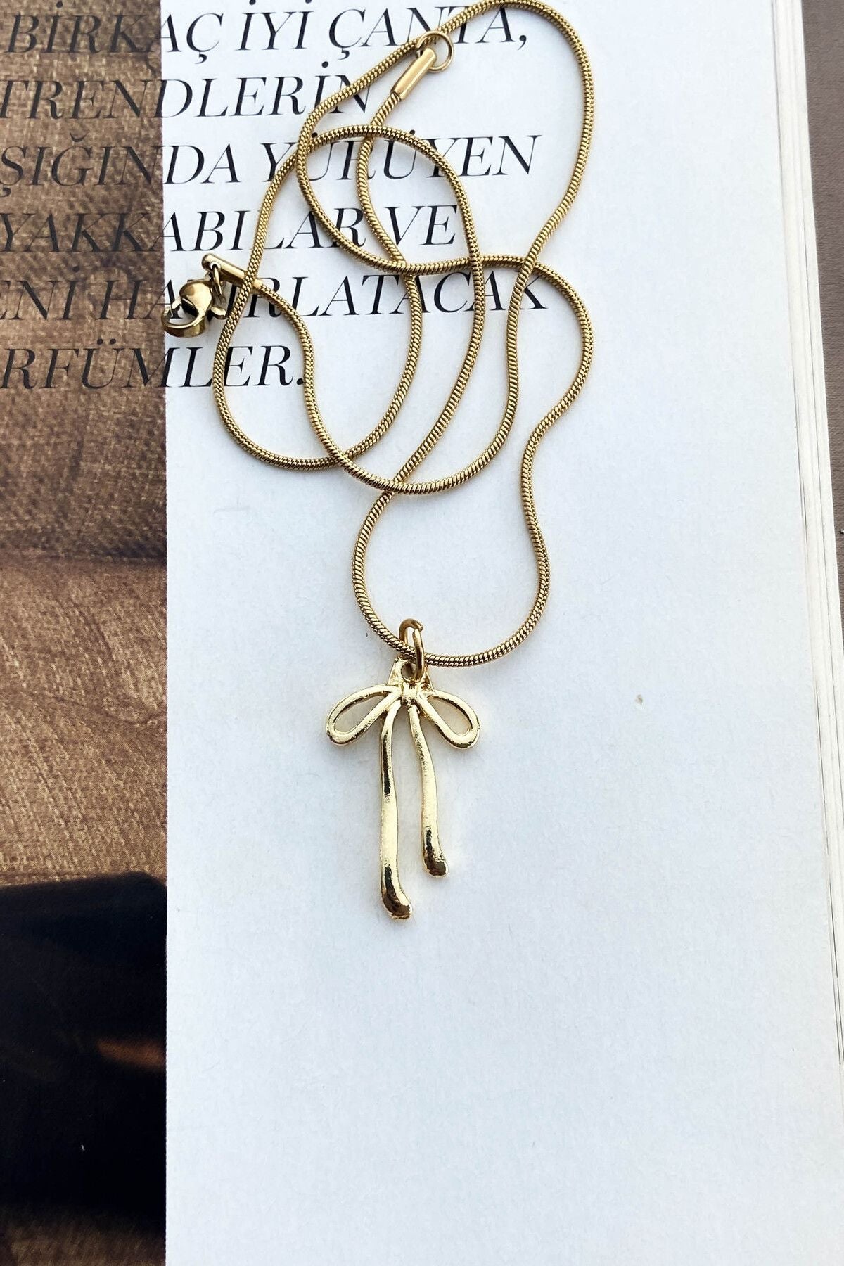 Çelik Kararmaz İnce Zincir Kurdele Uçlu Altın Renk Çelik Kolye