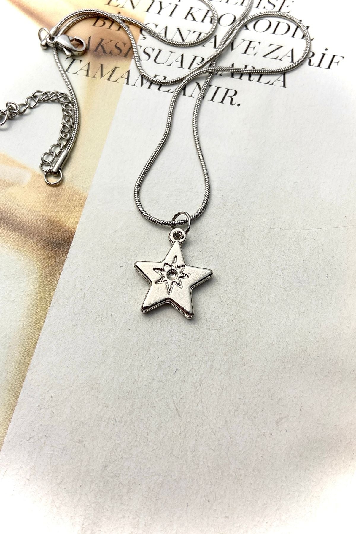 Yıldız Minimal Uçlu Çelik Kolye