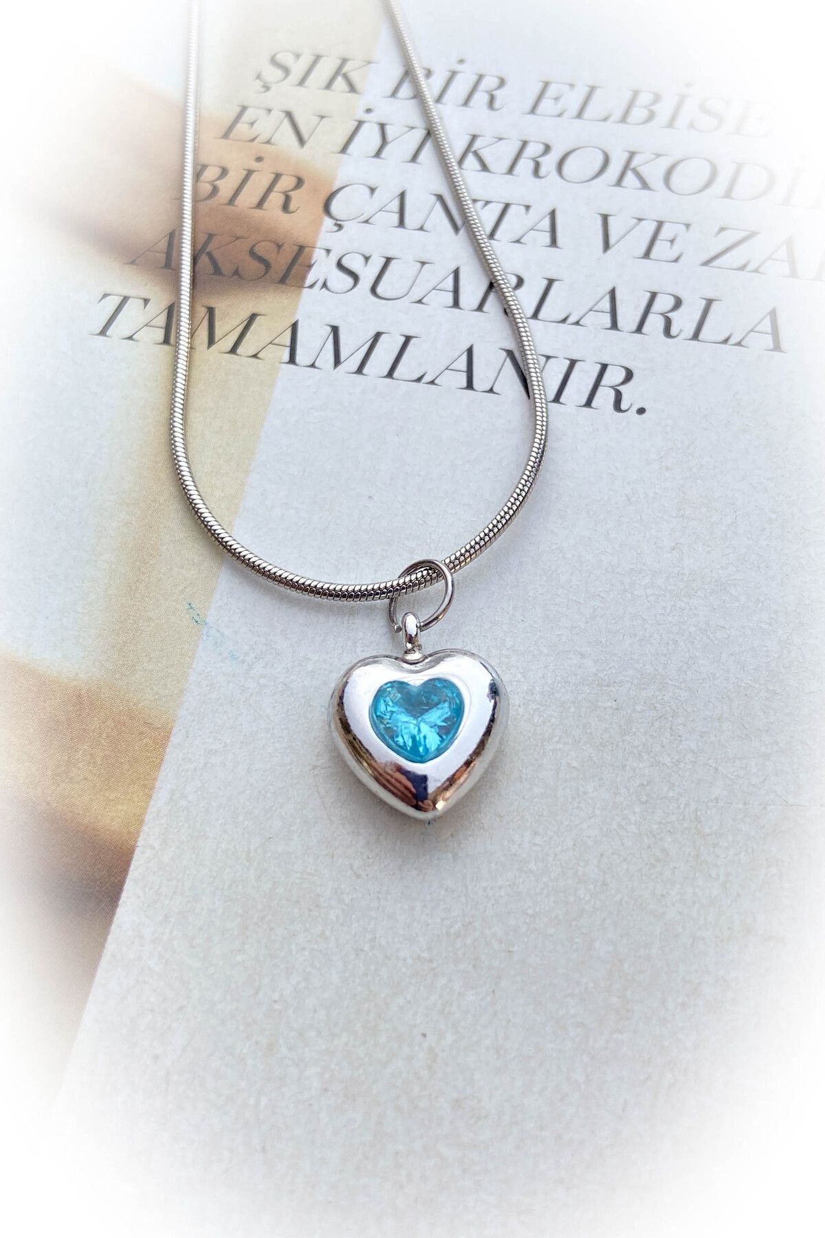 Çelik Gümüş Renk Kalpli Taş Detaylı Çelik Kolye 5 Farklı Taş Seçeneği