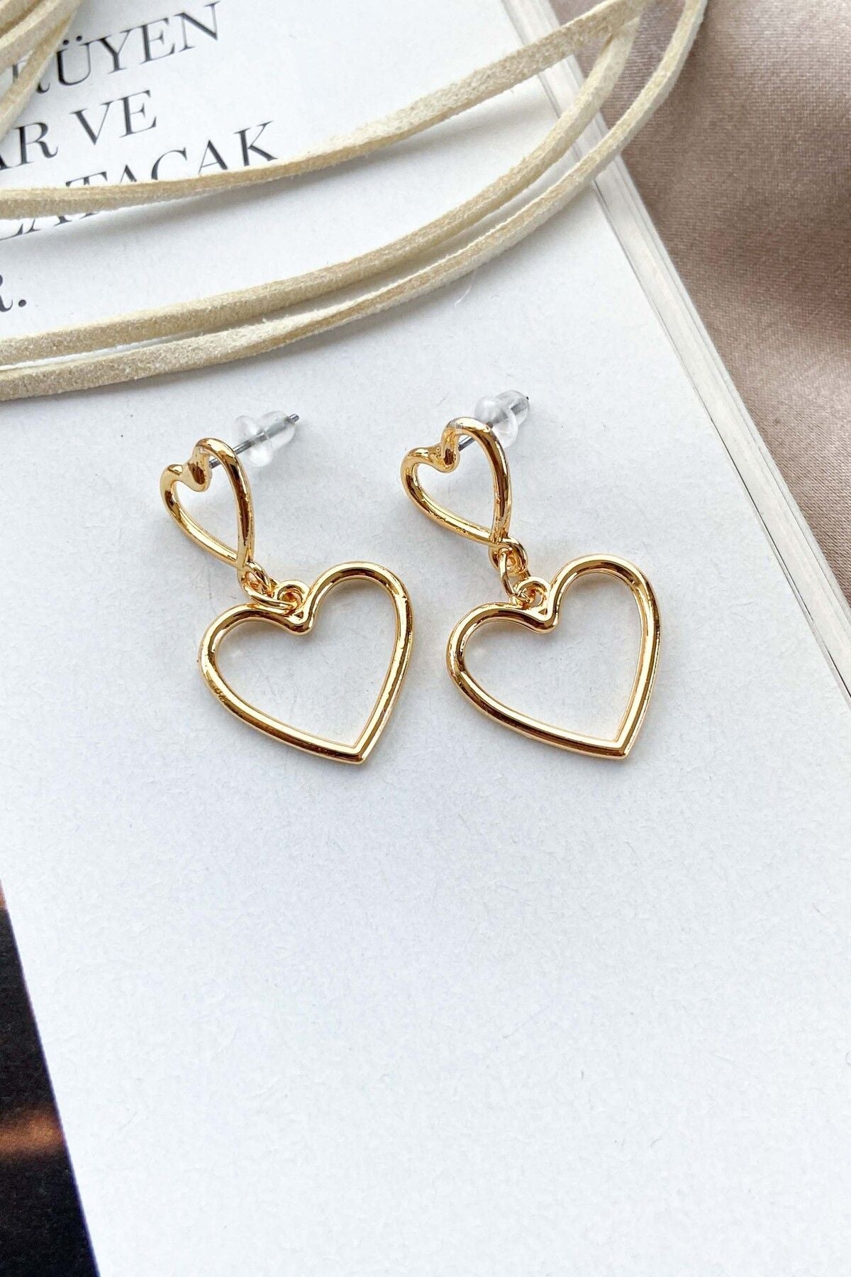 Sallantılı Kalpli Küpe