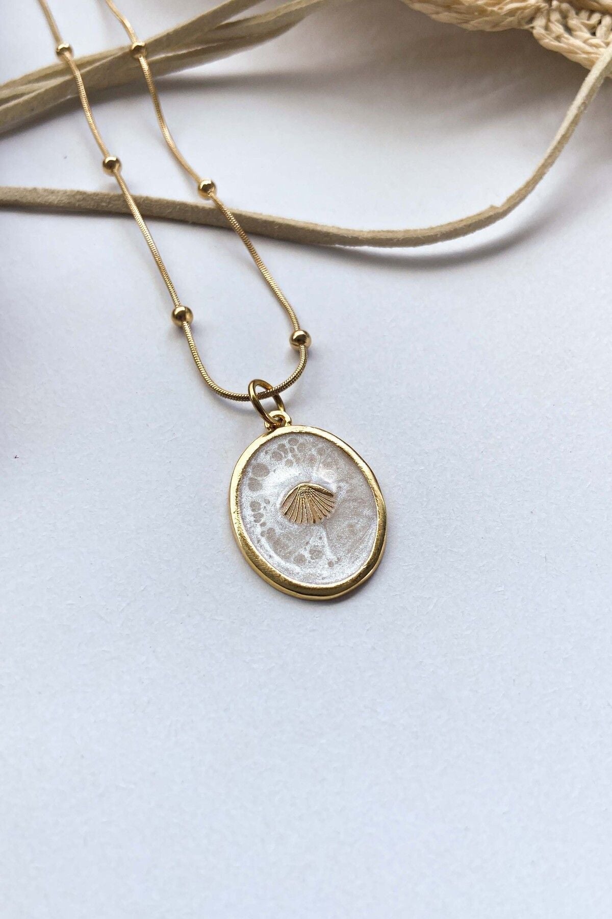 Çelik Madalyon Sedef Deniz Kabuğu Kolye 3 farklı Zincir ve Boy seçeneği