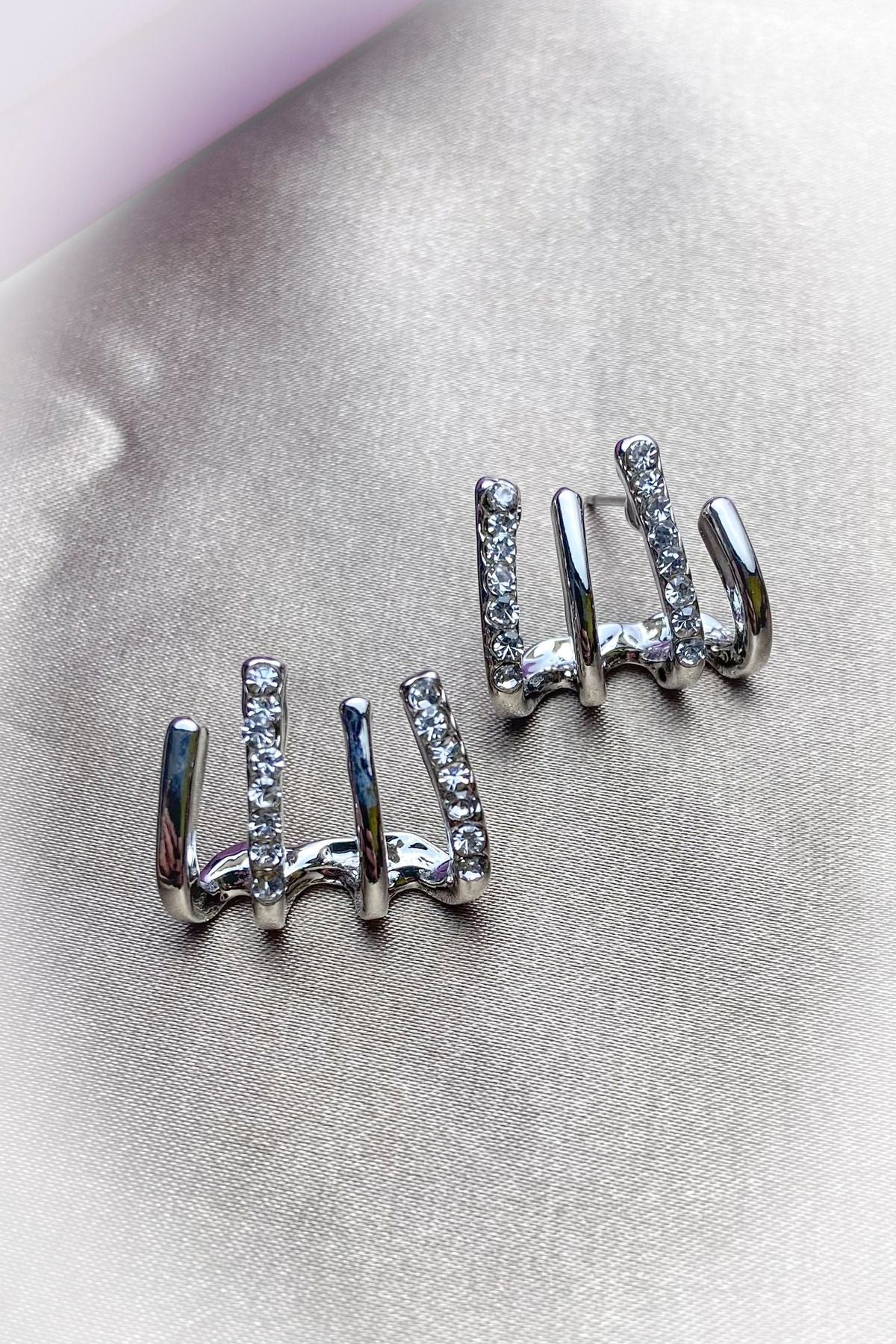 Gümüş Renk Taşlı Pençe Küpe