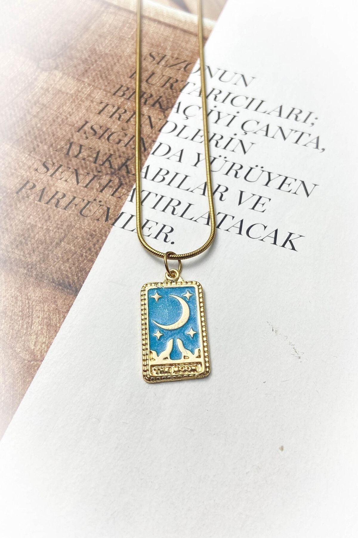 Altın Renk Çelik Tarot Model The Moon Çelik Kolye