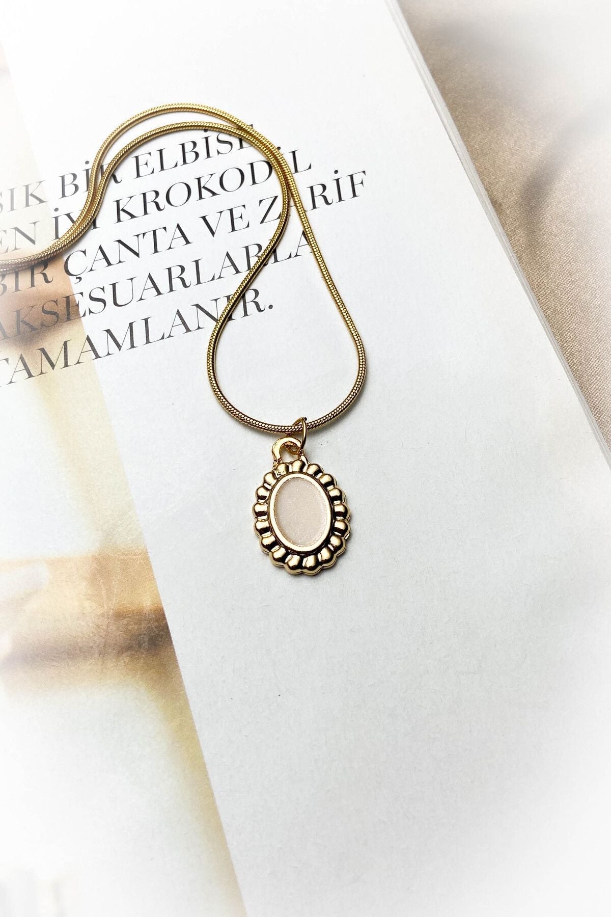 Elips Vintage Çelik Kolye