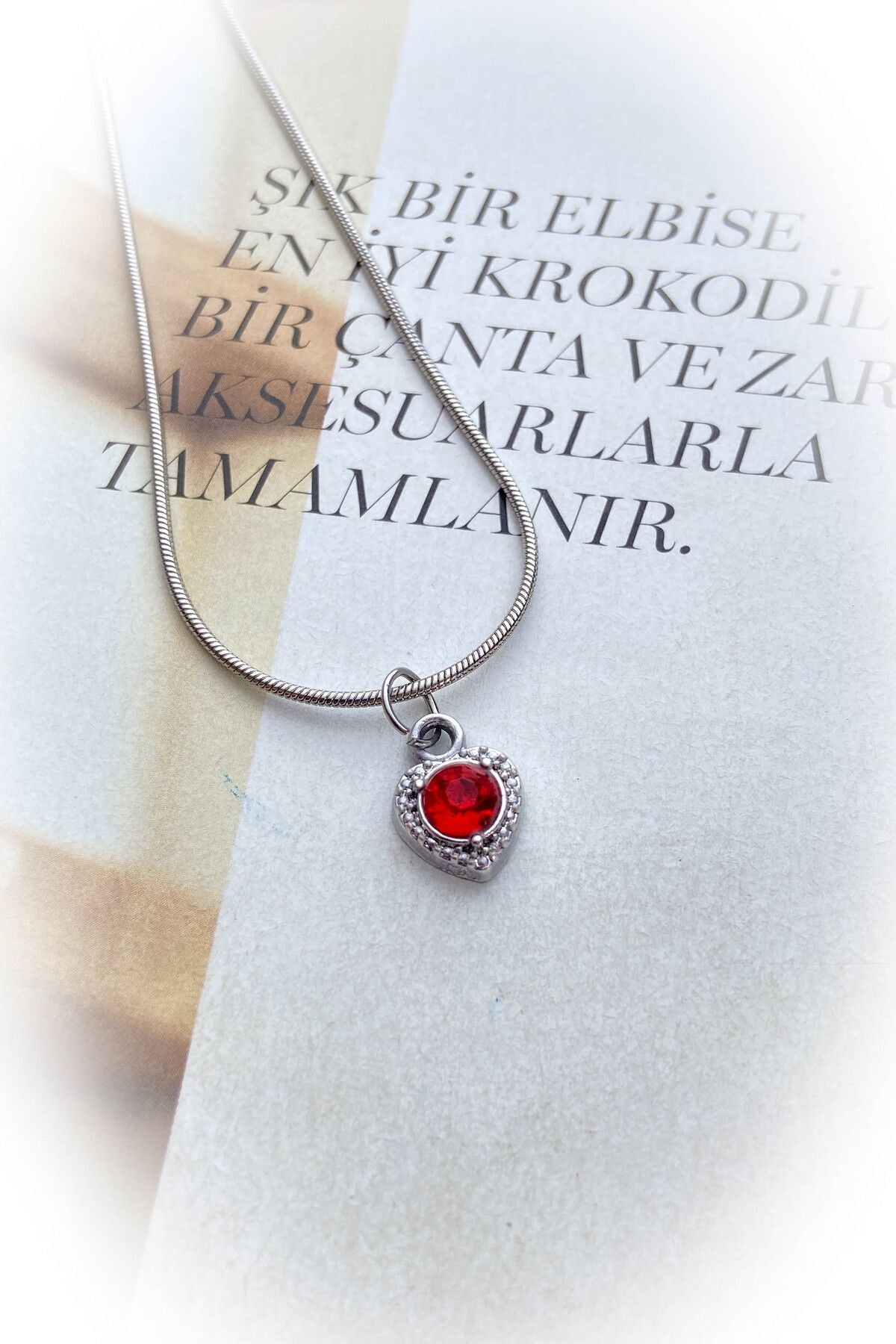 Çelik Gümüş Renk Kalpli Taş Detaylı Çelik Kolye 4 Farklı Taş Seçeneği