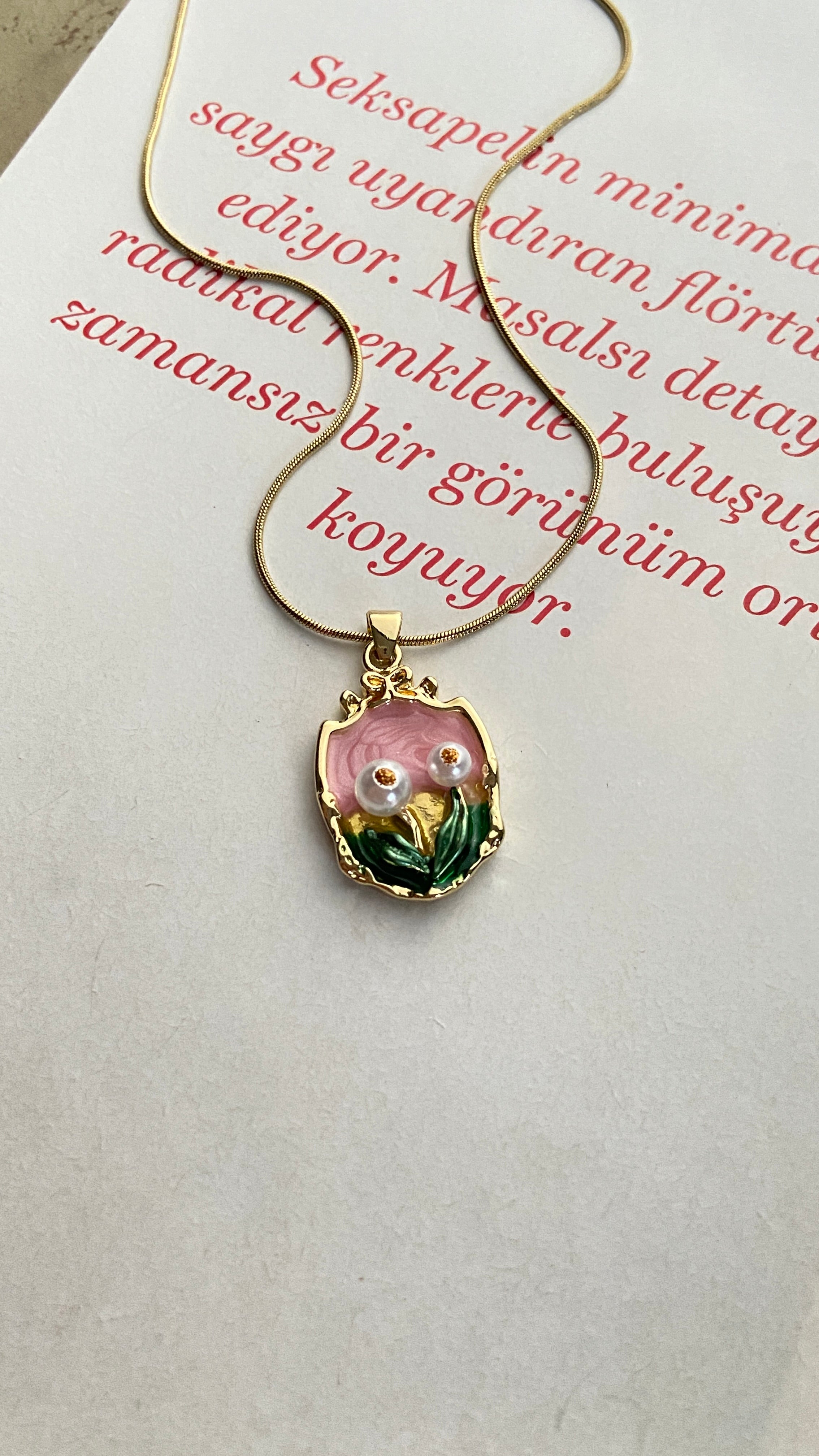 Çelik Çiçek Kolye